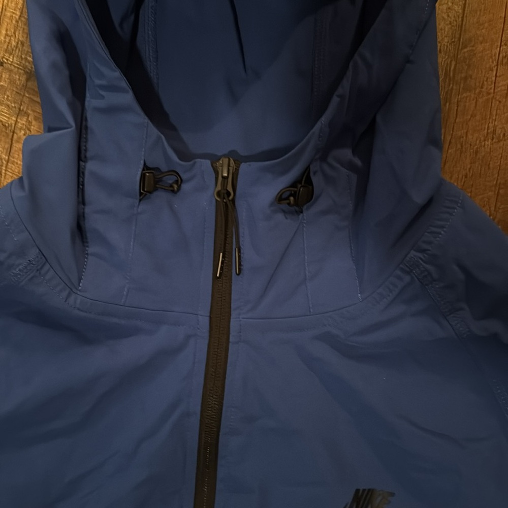 Nike Tech Wind Breaker - Picture 5 of 5